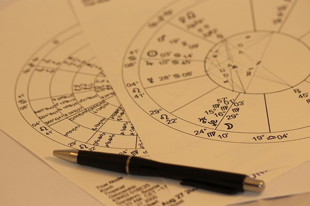 Horoskop - Lässt sich das Glück vorhersagen?